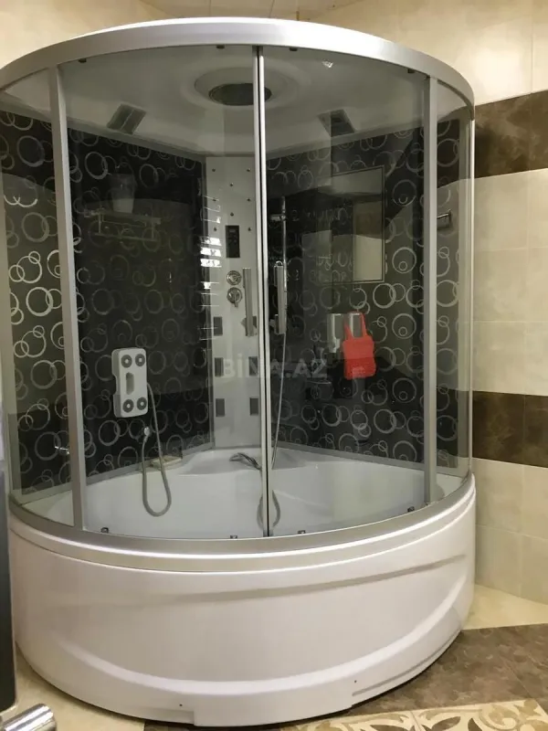 Satılır 5 otaqlı mənzil 217 m²