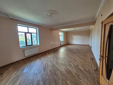 Satılır 8 otaqlı həyət evi 410 m²