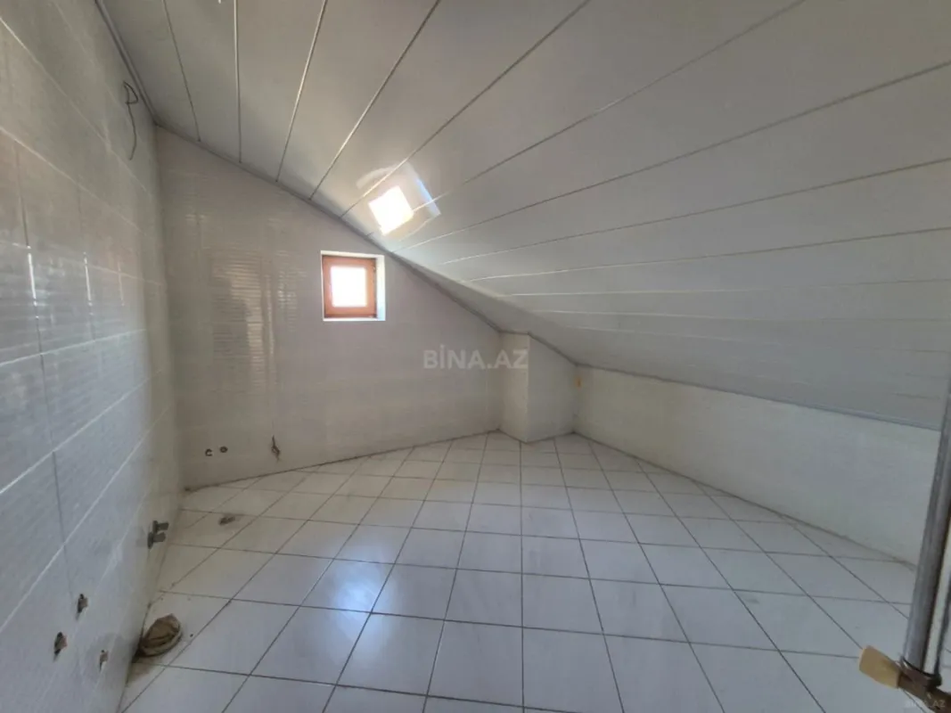 Satılır 8 otaqlı həyət evi 410 m²