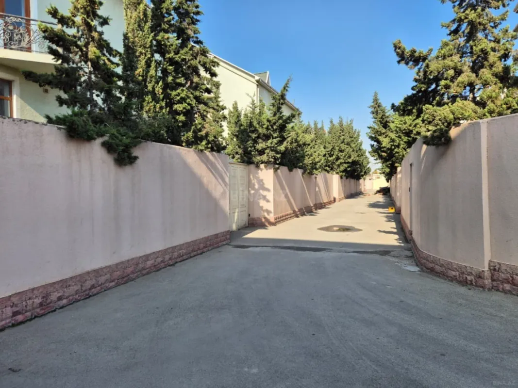 Satılır 8 otaqlı həyət evi 410 m²
