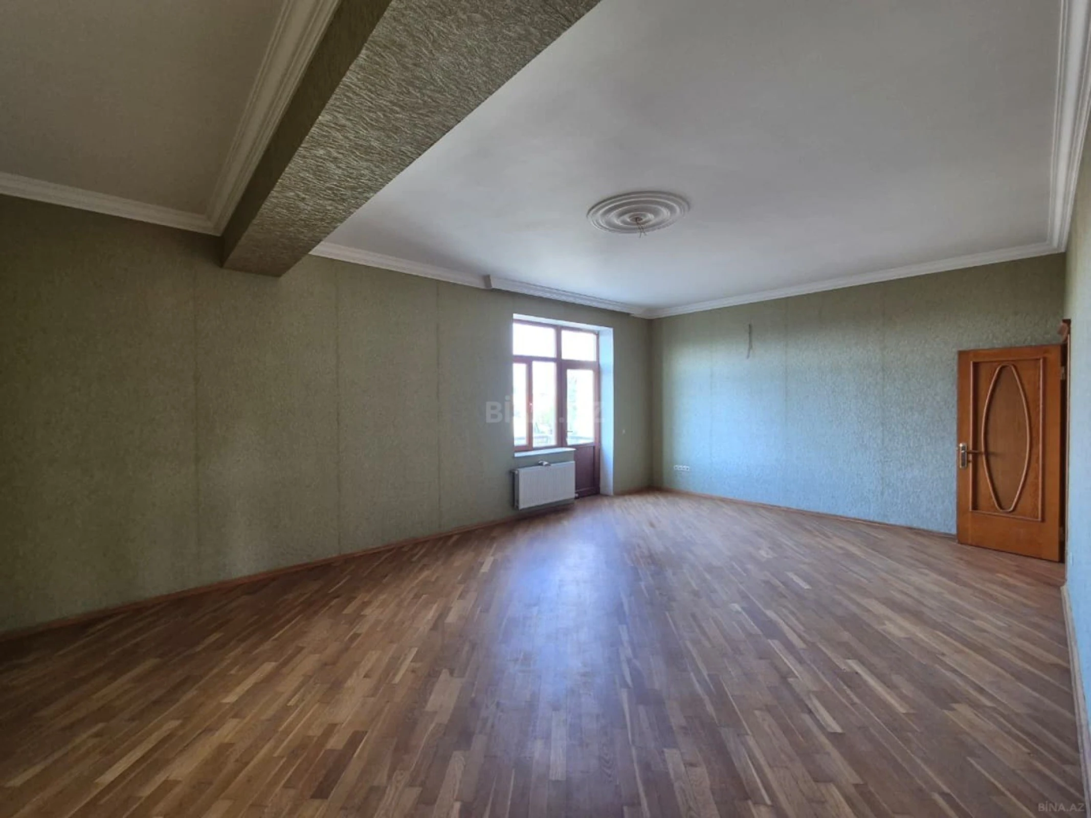 Satılır 8 otaqlı həyət evi 410 m²