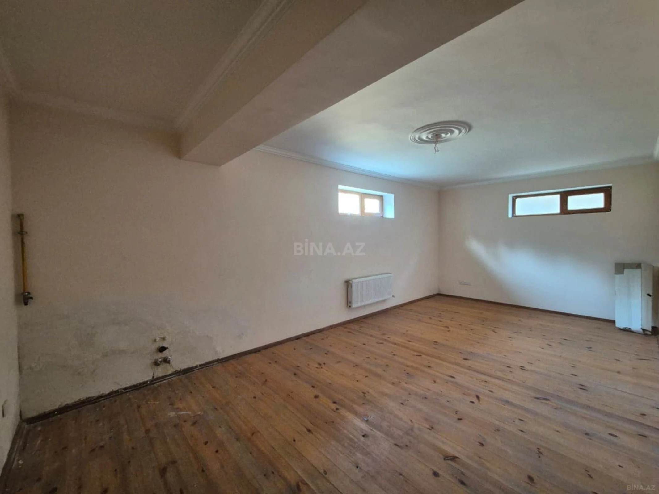 Satılır 8 otaqlı həyət evi 410 m²