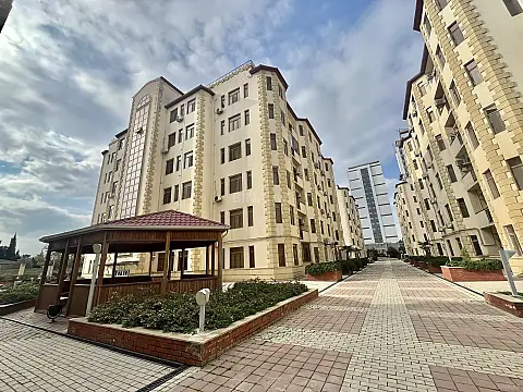 Satılır 3 otaqlı mənzil 145 m²
