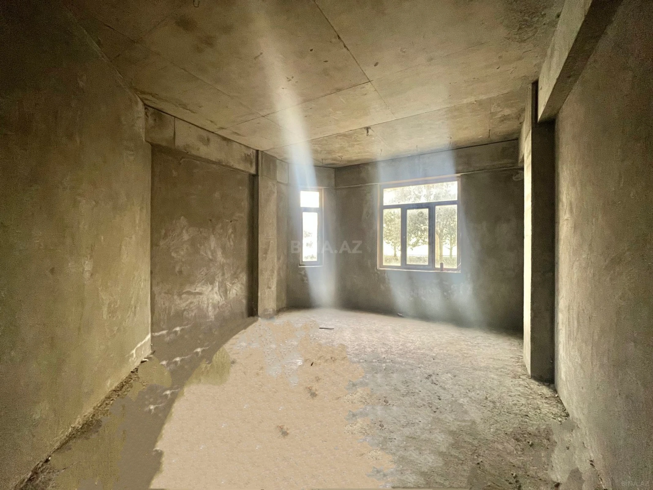 Satılır 3 otaqlı mənzil 145 m²