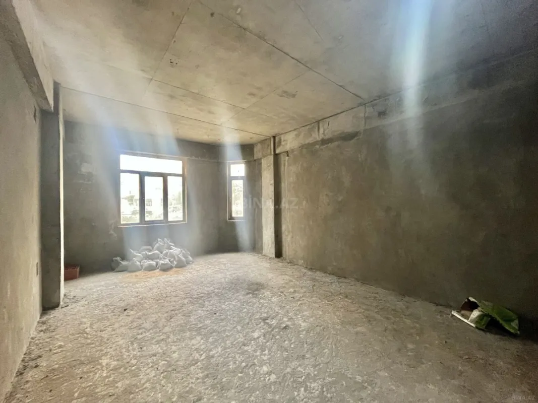 Satılır 3 otaqlı mənzil 145 m²