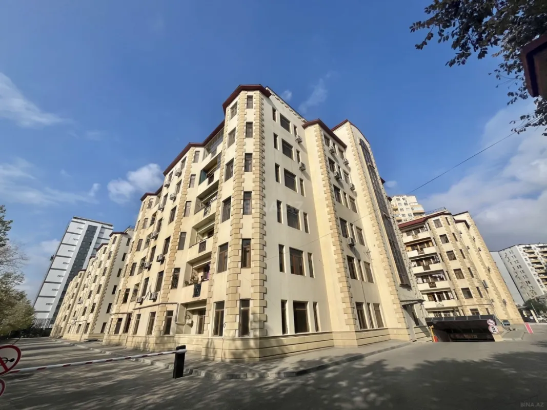 Satılır 3 otaqlı mənzil 145 m²