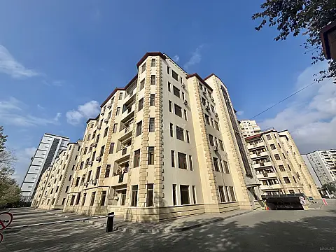 Satılır 3 otaqlı mənzil 145 m² — Bakı, Həzi Aslanov qəs. 3 otaq 145.00 m²