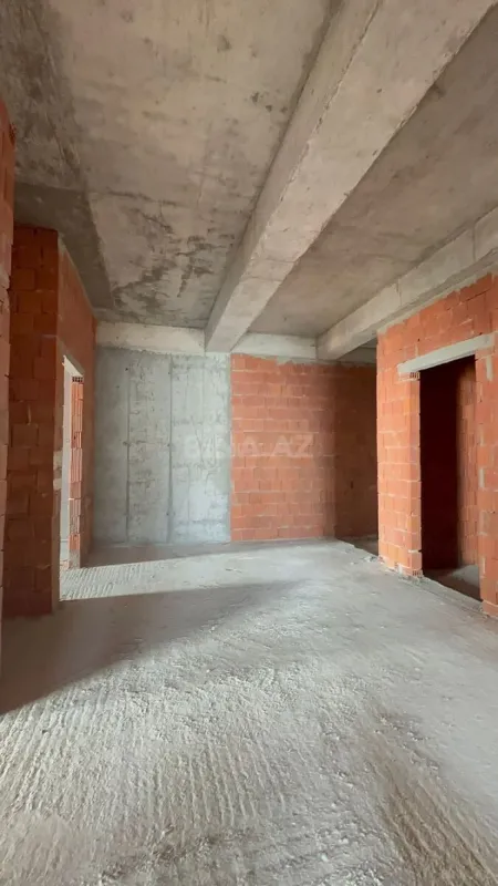 Satılır 4 otaqlı mənzil 224 m²