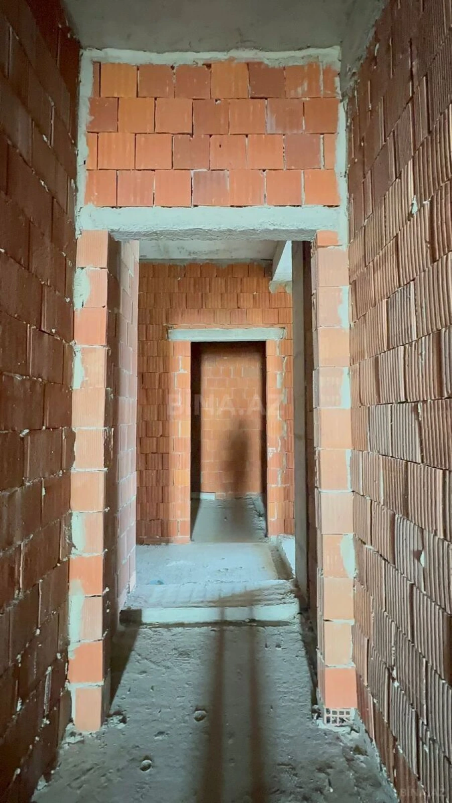 Satılır 4 otaqlı mənzil 224 m²