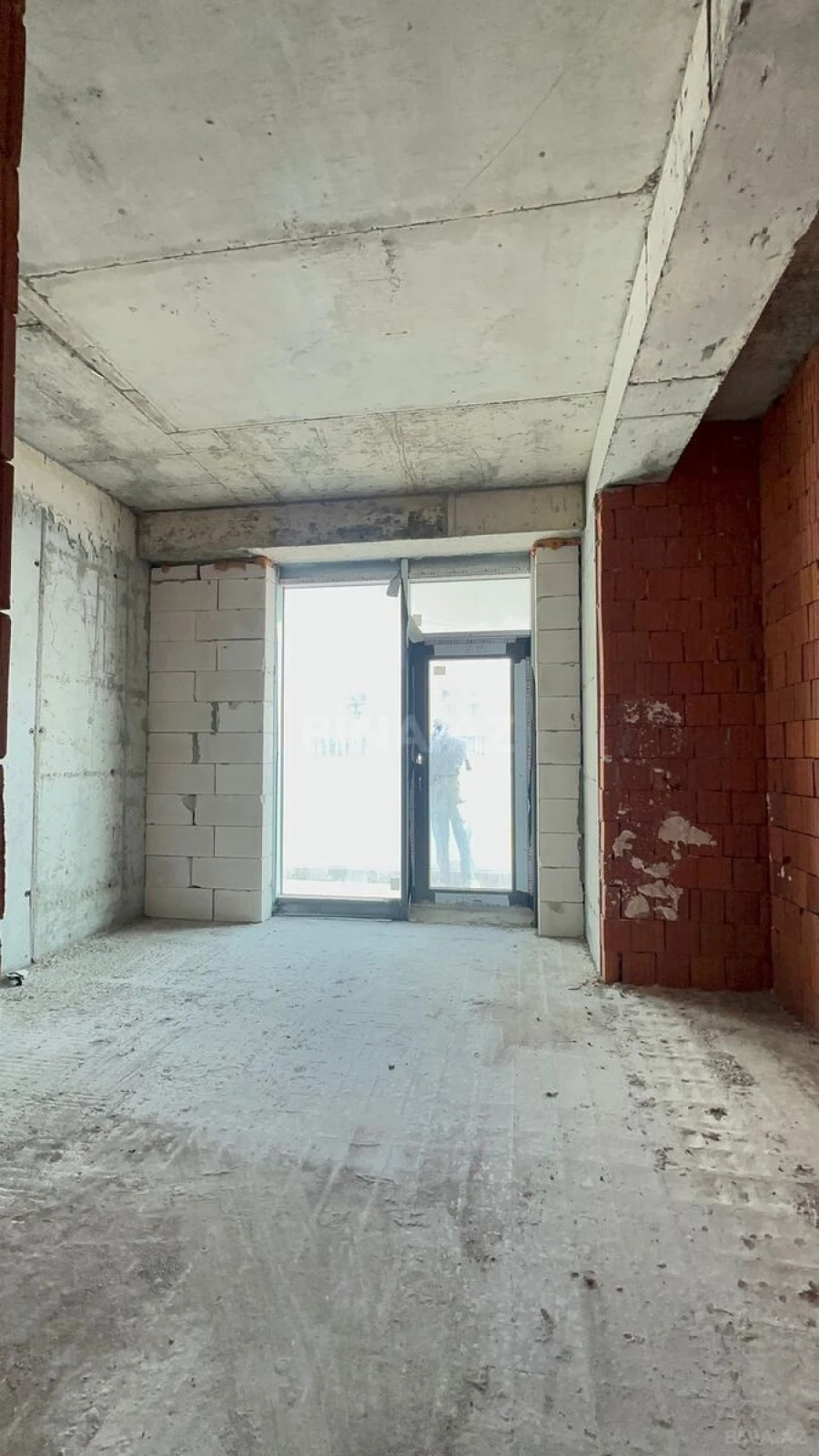 Satılır 4 otaqlı mənzil 224 m²