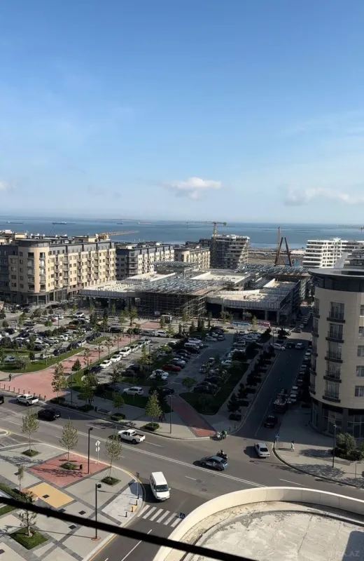 Satılır 4 otaqlı mənzil 224 m²