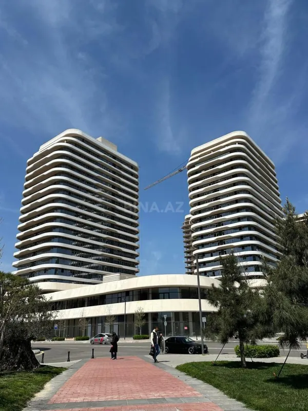 Satılır 4 otaqlı mənzil 224 m²