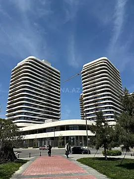 Satılır 4 otaqlı mənzil 224 m²