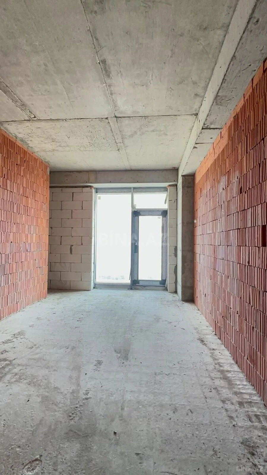 Satılır 4 otaqlı mənzil 224 m²