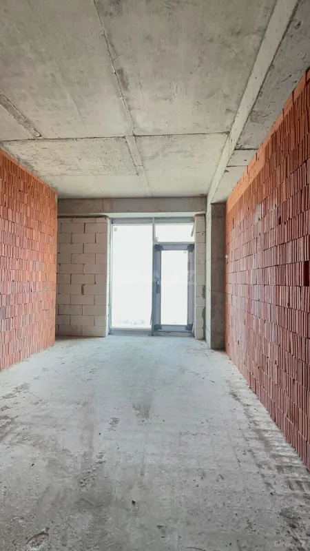 Satılır 4 otaqlı mənzil 224 m²