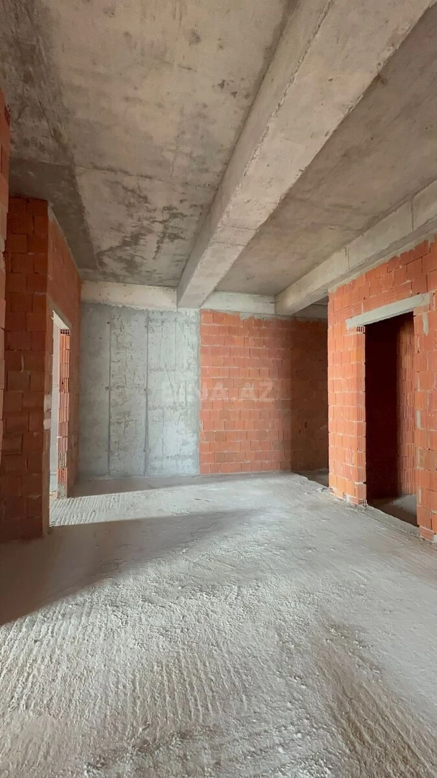 Satılır 4 otaqlı mənzil 224 m²