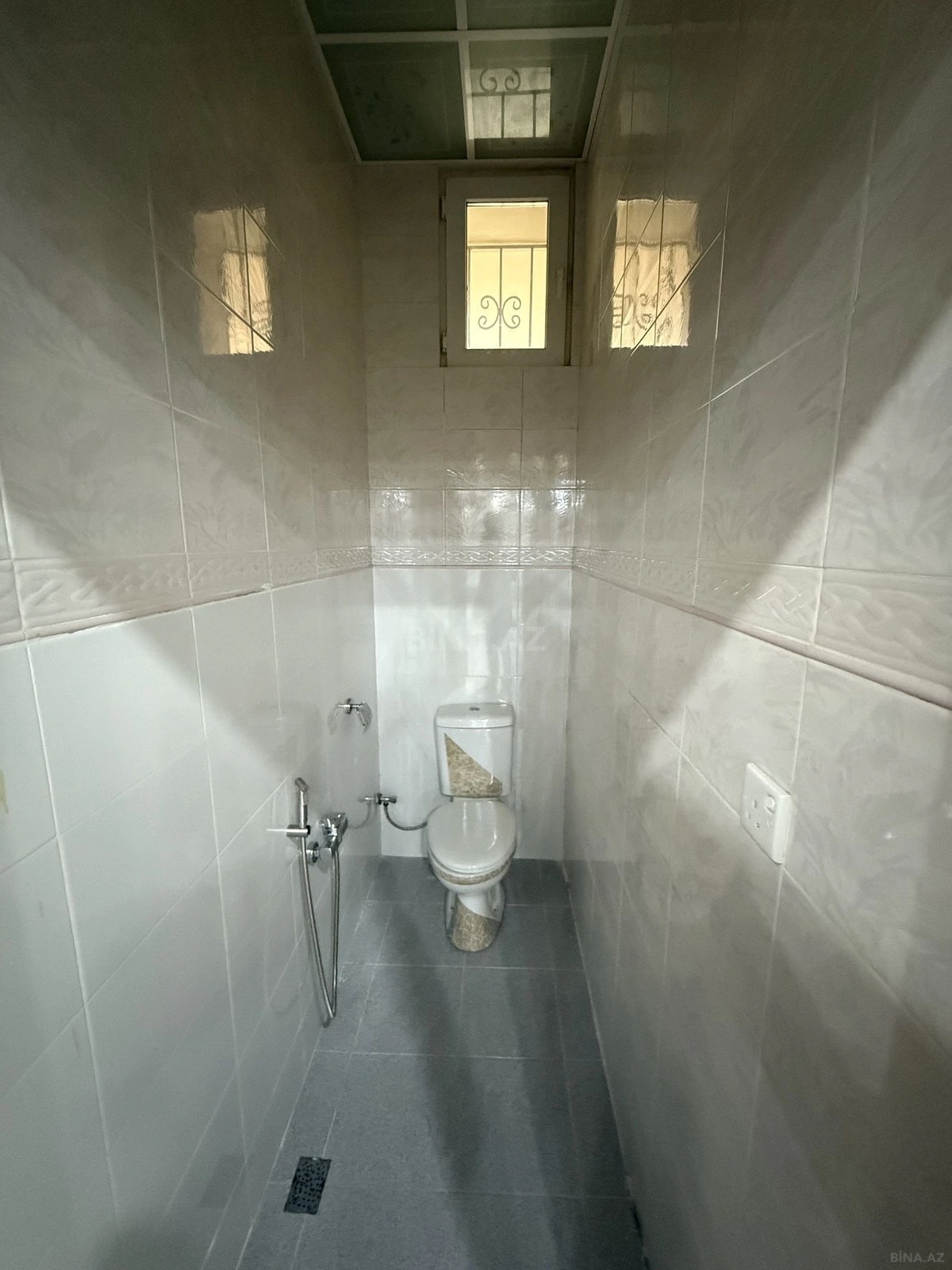 Satılır 7 otaqlı həyət evi 700 m²