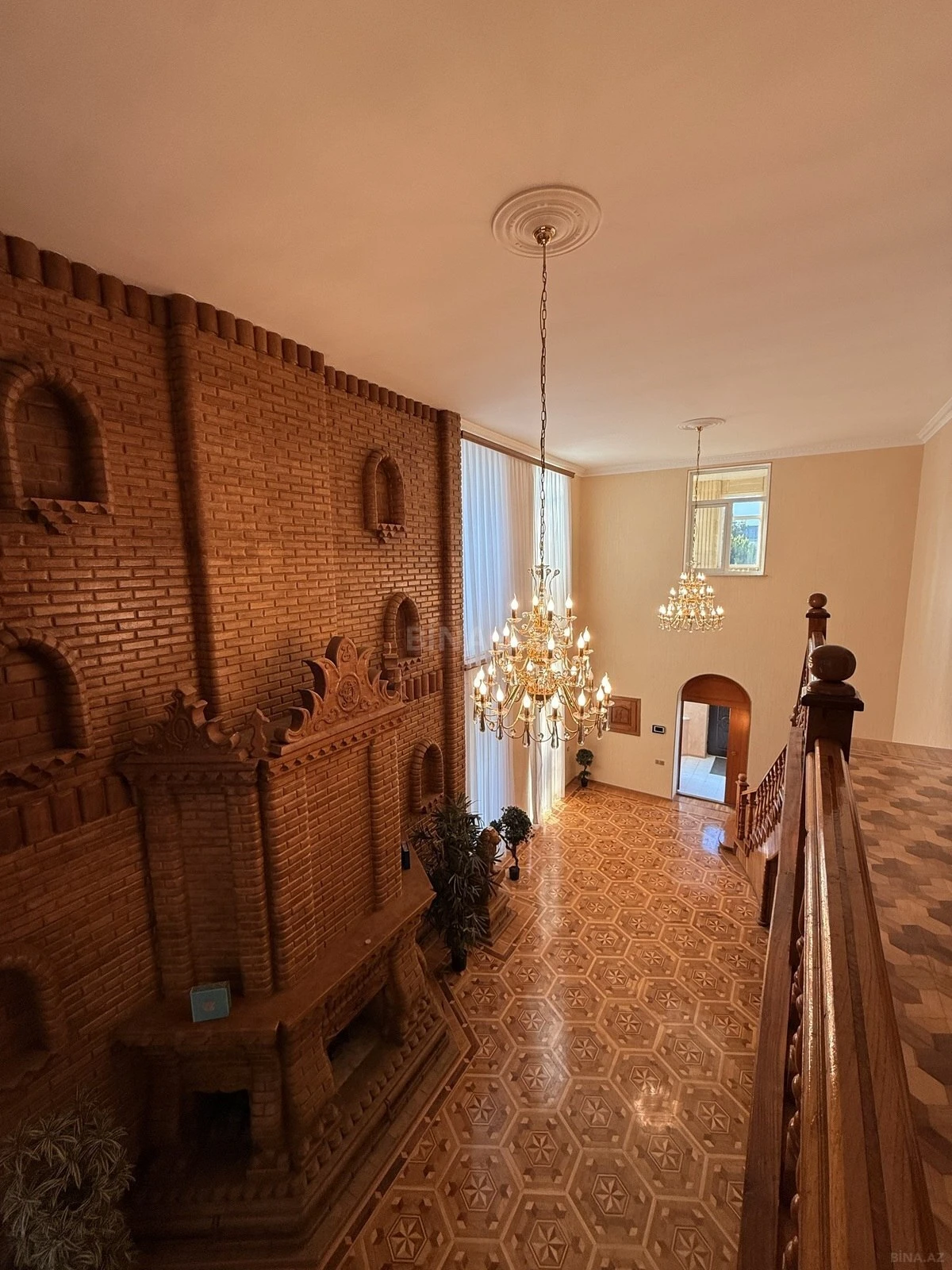 Satılır 7 otaqlı həyət evi 700 m²