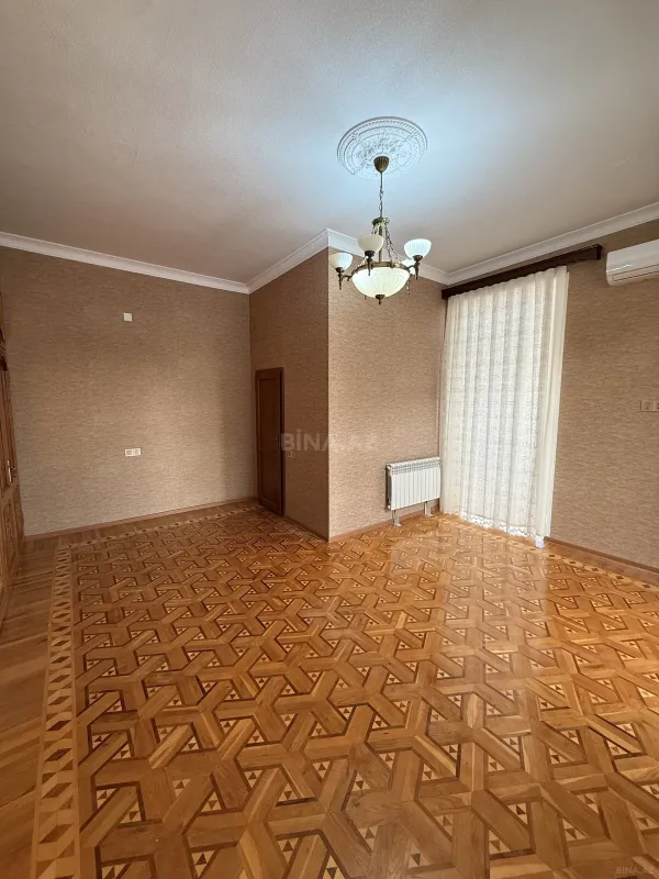 Satılır 7 otaqlı həyət evi 700 m²