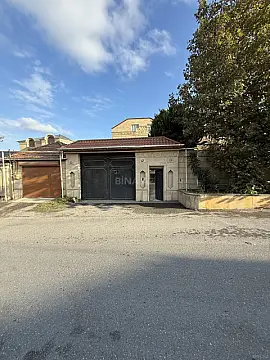 Satılır 7 otaqlı həyət evi 700 m²
