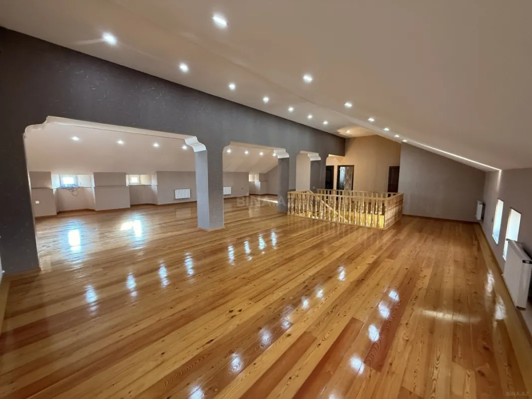 Satılır 7 otaqlı həyət evi 700 m²