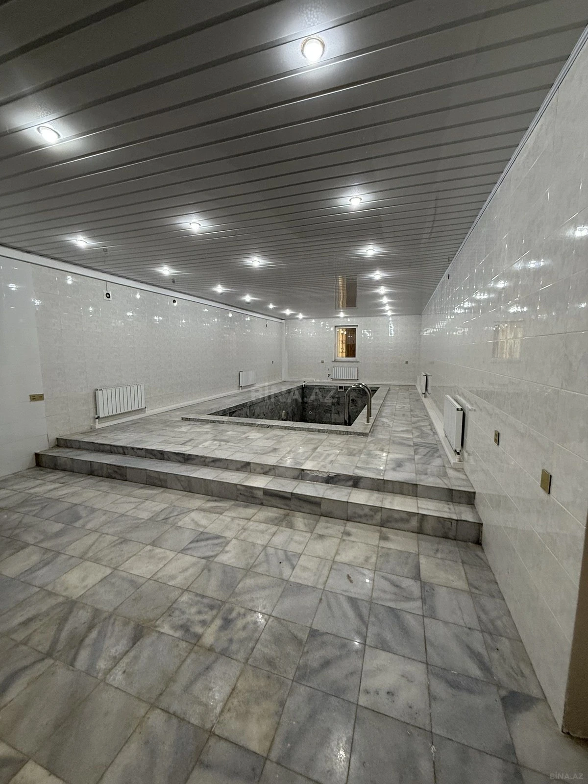 Satılır 7 otaqlı həyət evi 700 m²