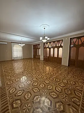 Satılır 7 otaqlı həyət evi 700 m²