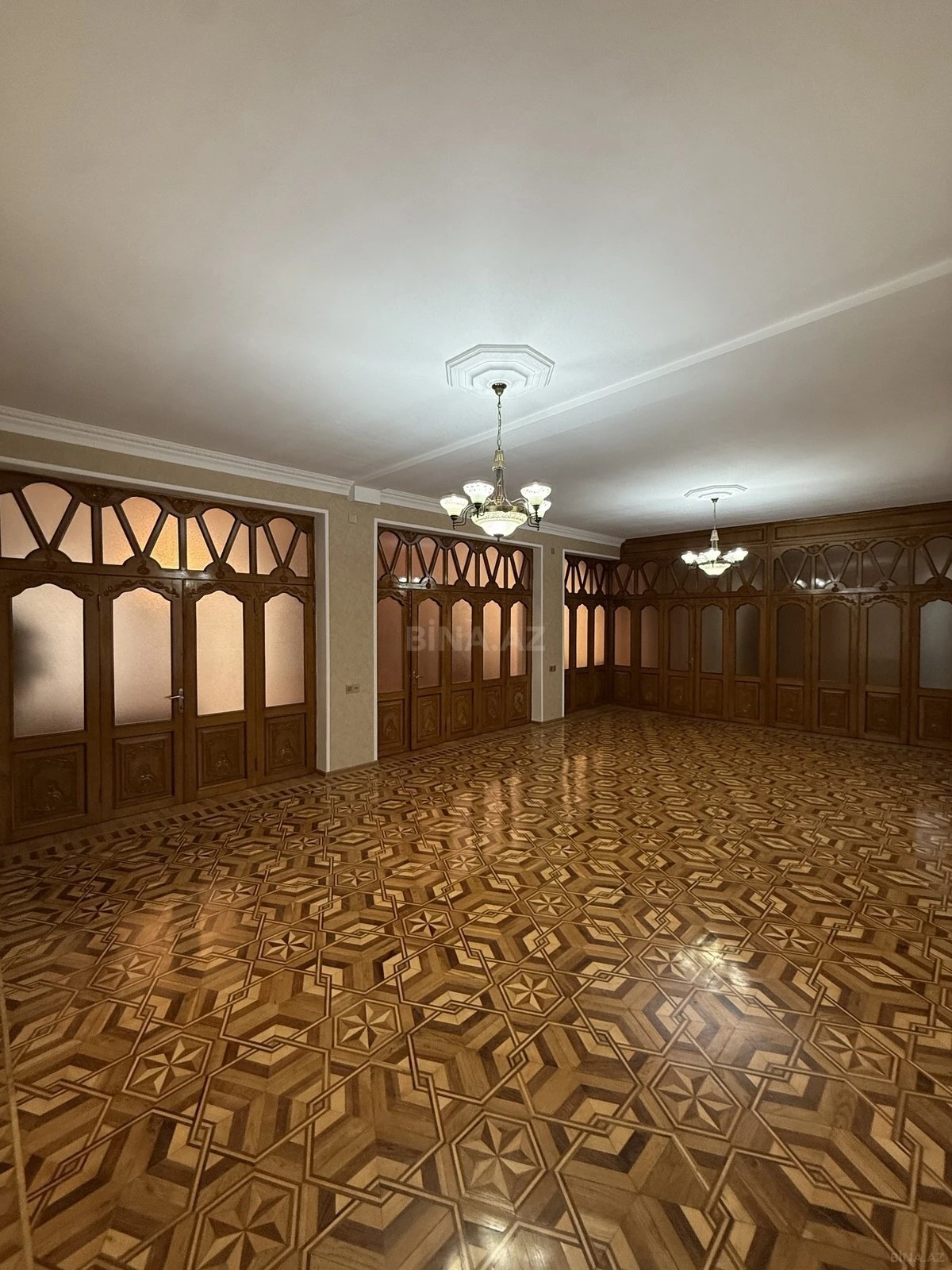 Satılır 7 otaqlı həyət evi 700 m²