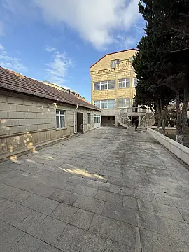 Satılır 7 otaqlı həyət evi 700 m²