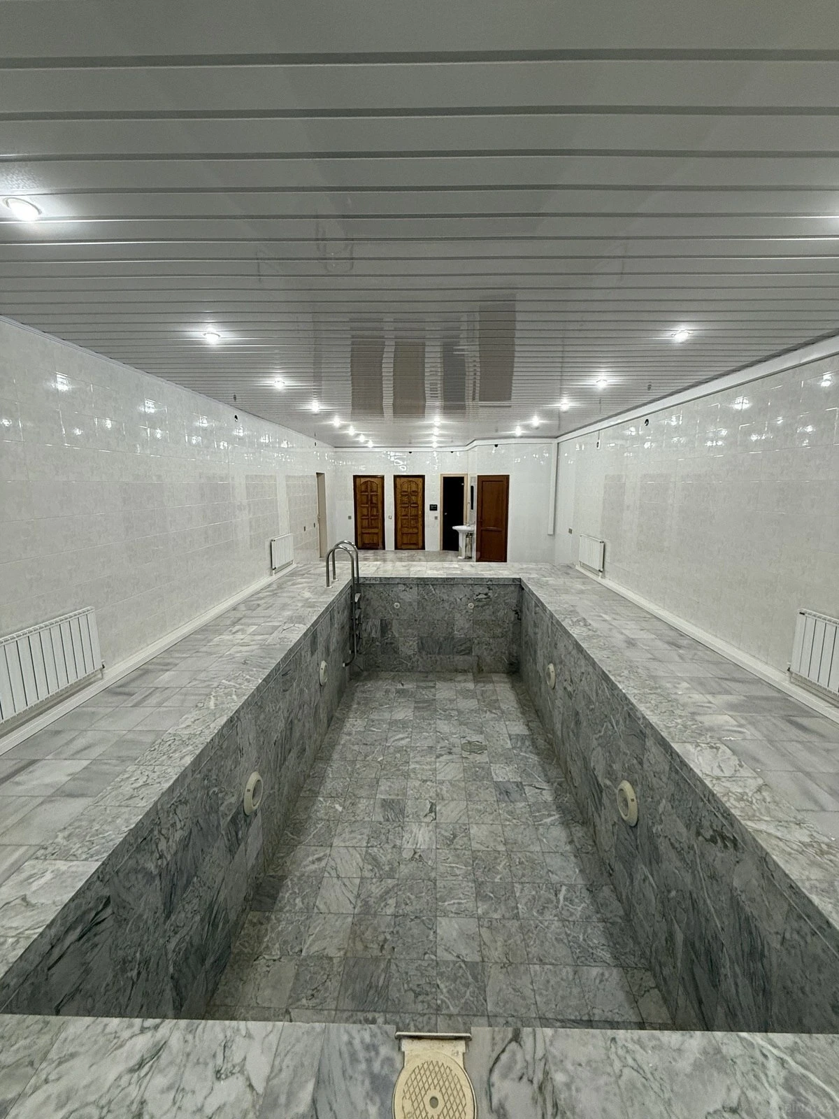 Satılır 7 otaqlı həyət evi 700 m²