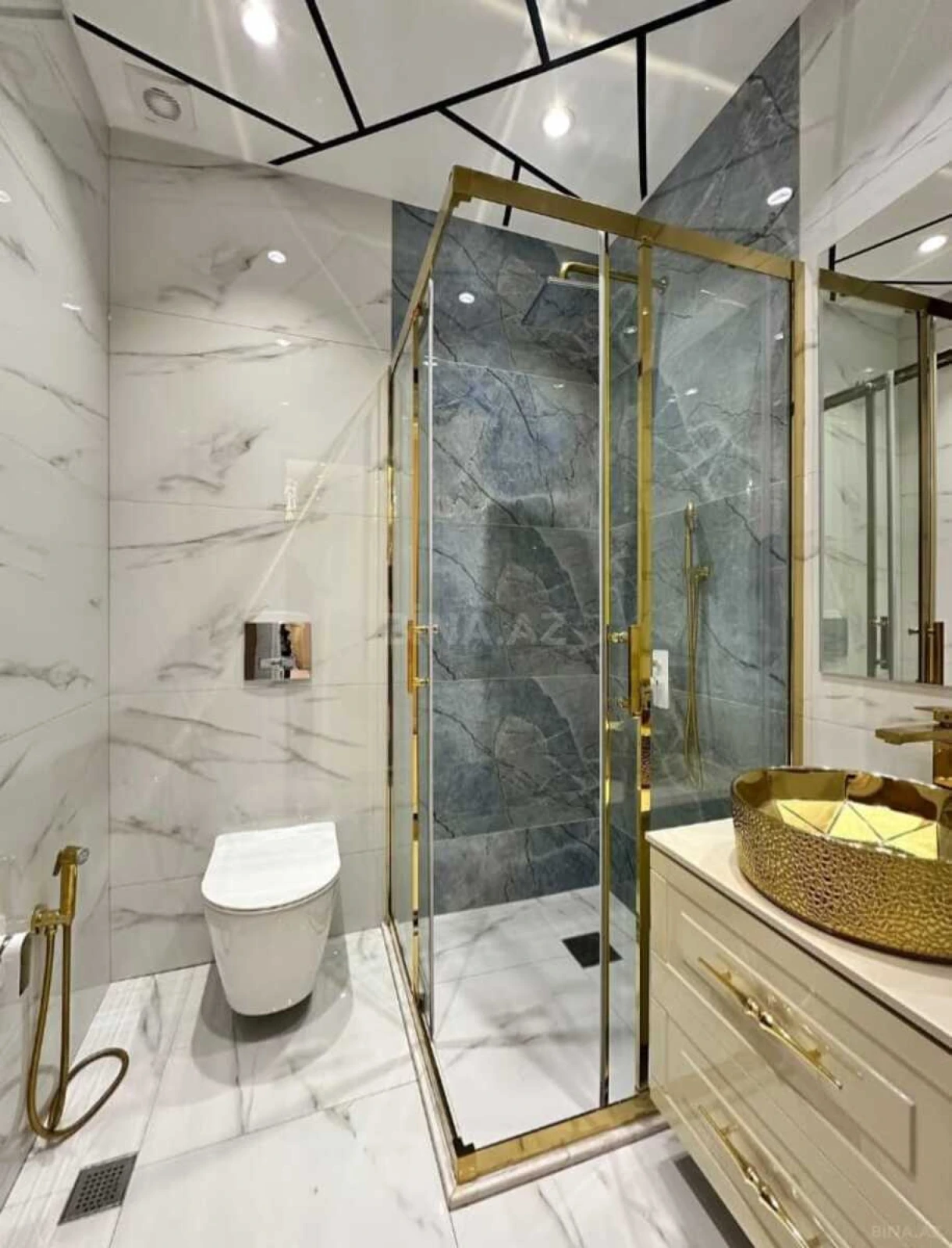 Satılır 3 otaqlı mənzil 101 m²