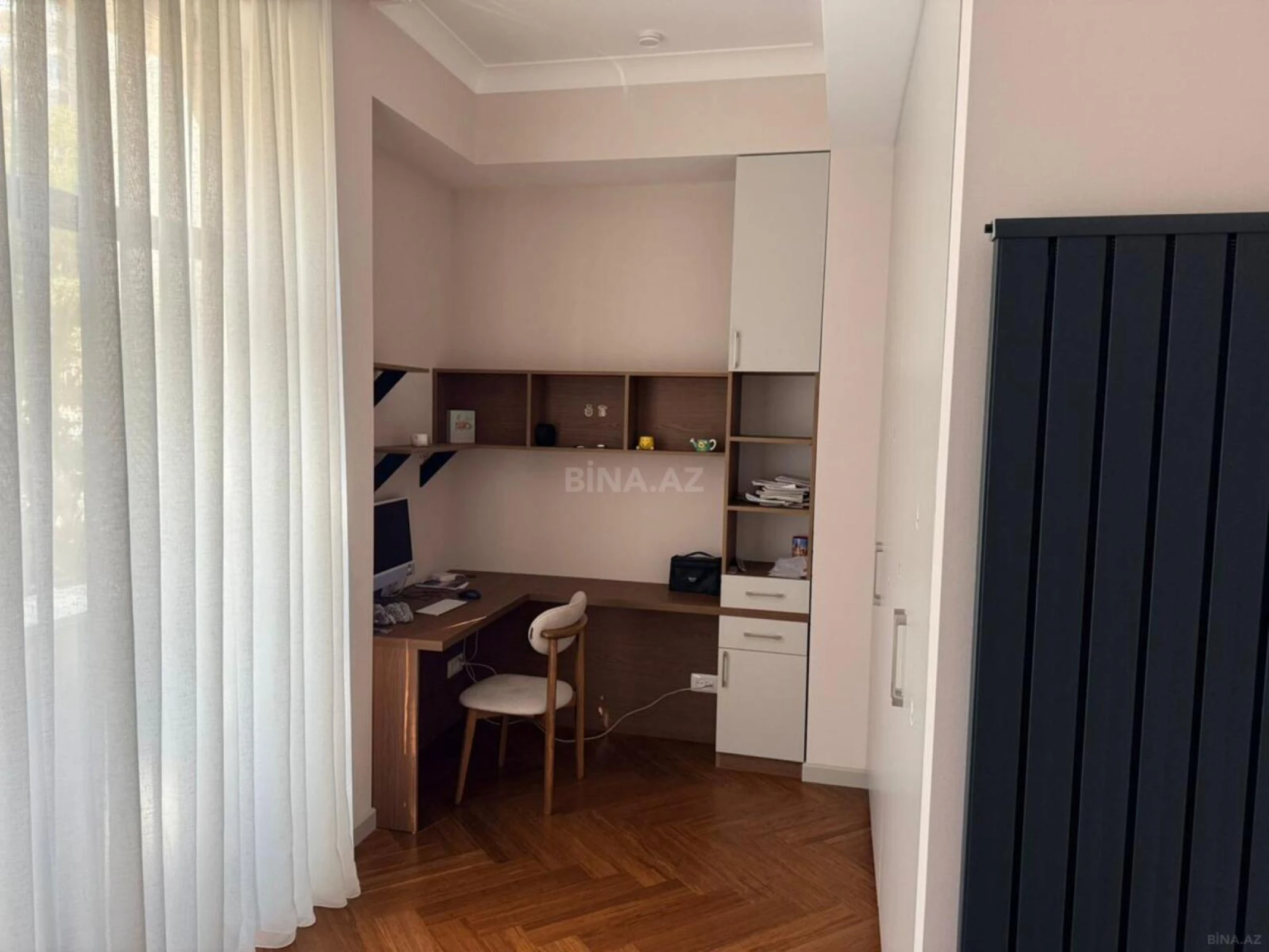 Satılır 3 otaqlı mənzil 126.5 m²