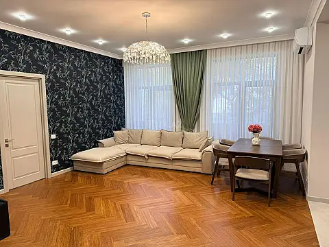 Satılır 3 otaqlı mənzil 126.5 m²