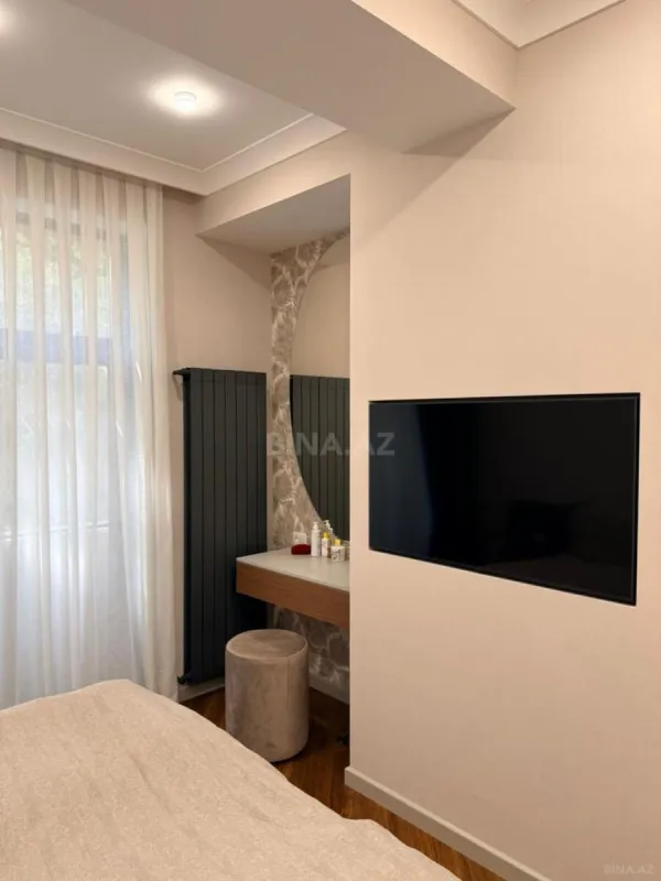 Satılır 3 otaqlı mənzil 126.5 m²