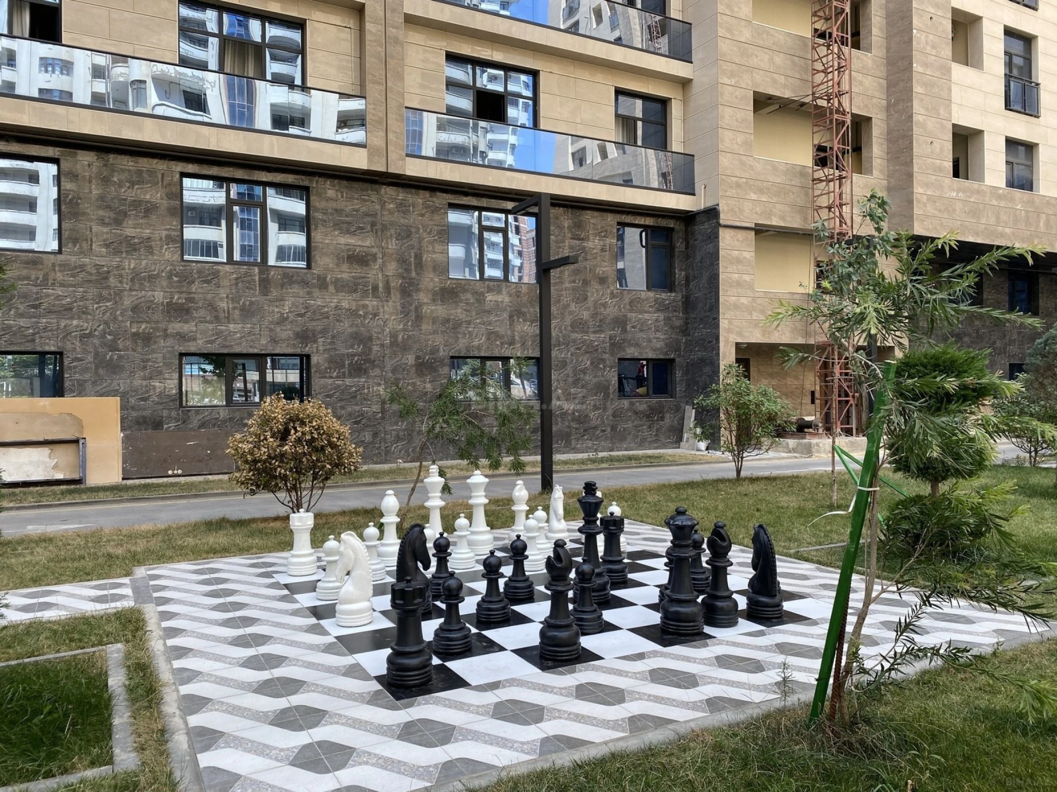 Satılır 3 otaqlı mənzil 126.5 m²