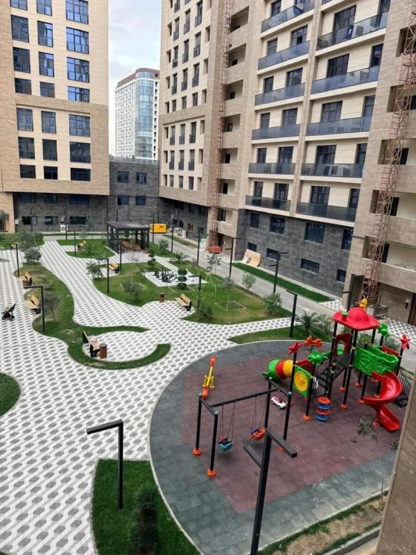 Satılır 3 otaqlı mənzil 126.5 m²