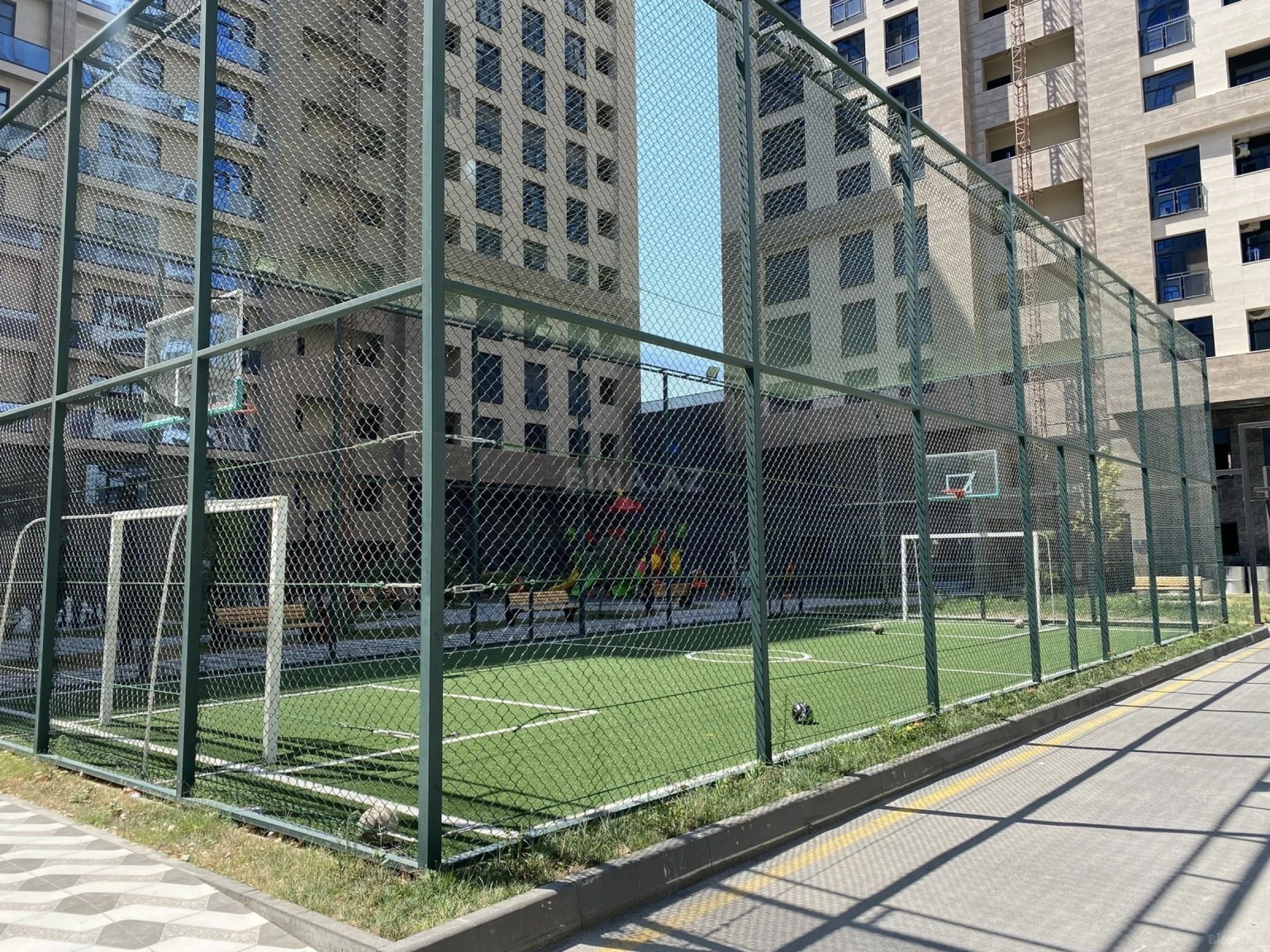 Satılır 3 otaqlı mənzil 126.5 m²