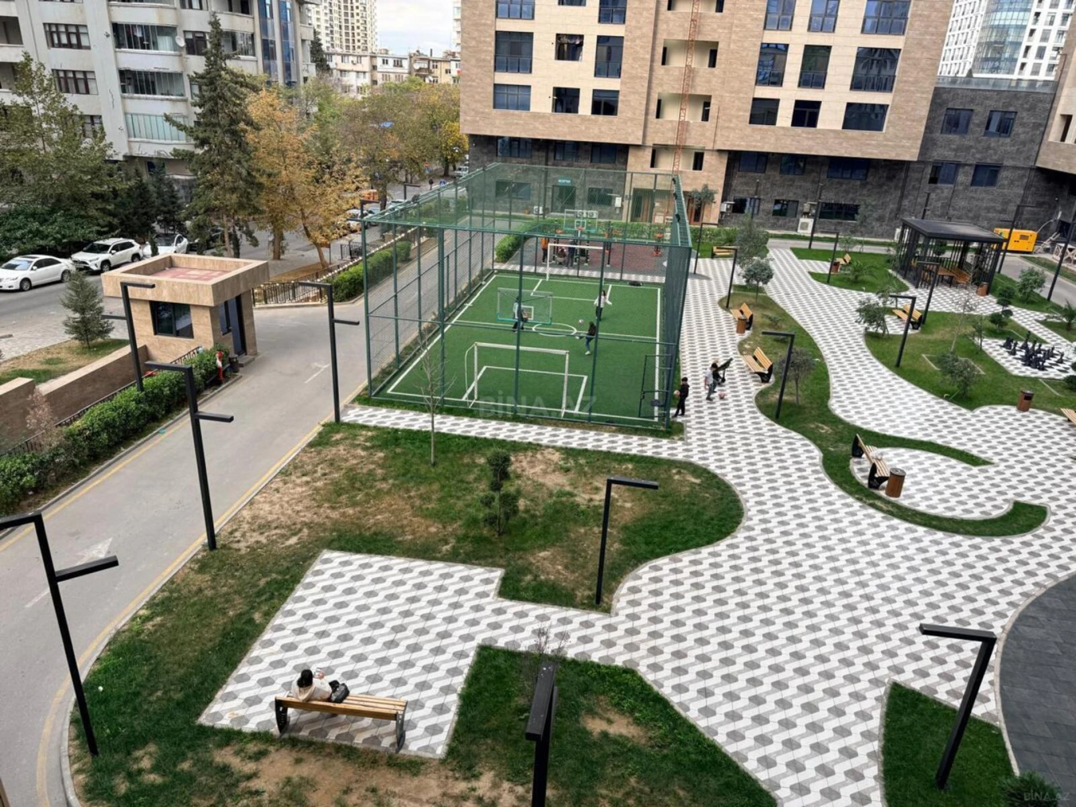 Satılır 3 otaqlı mənzil 126.5 m²