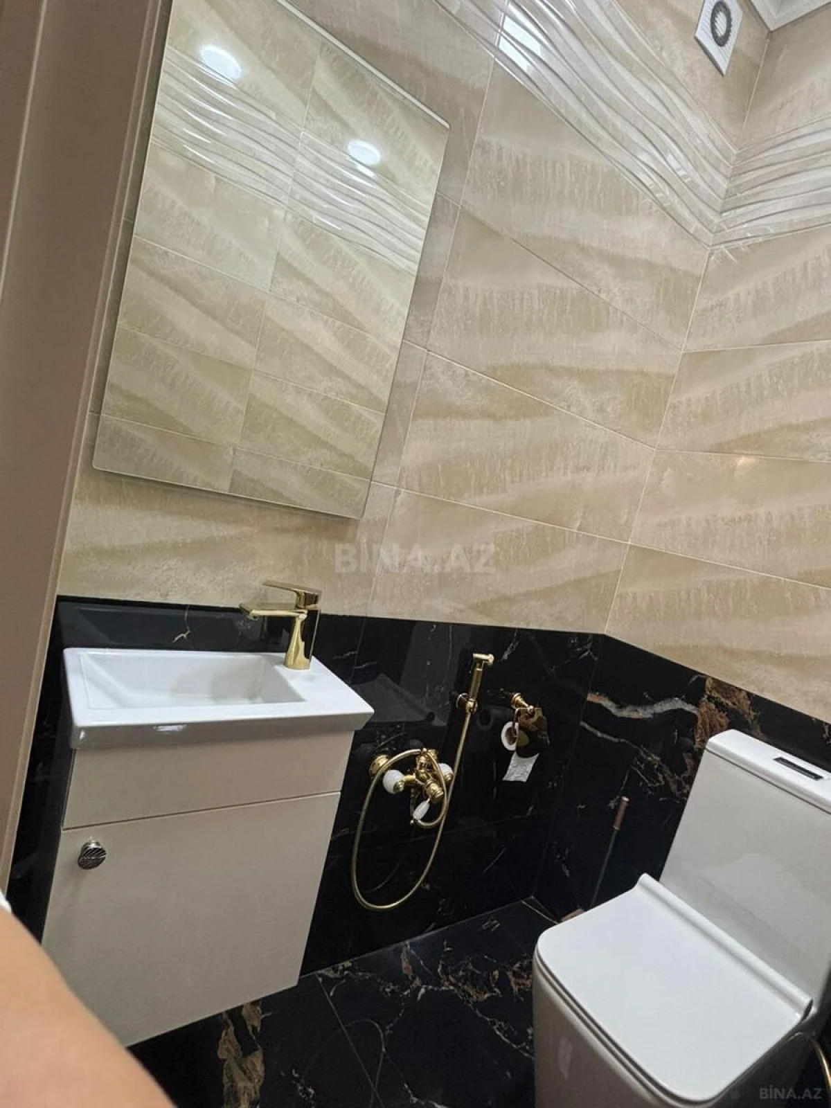 Kirayə verilir 3 otaqlı mənzil 130 m²