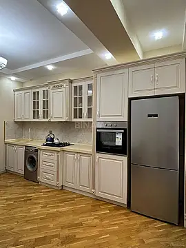 Kirayə verilir 3 otaqlı mənzil 130 m²