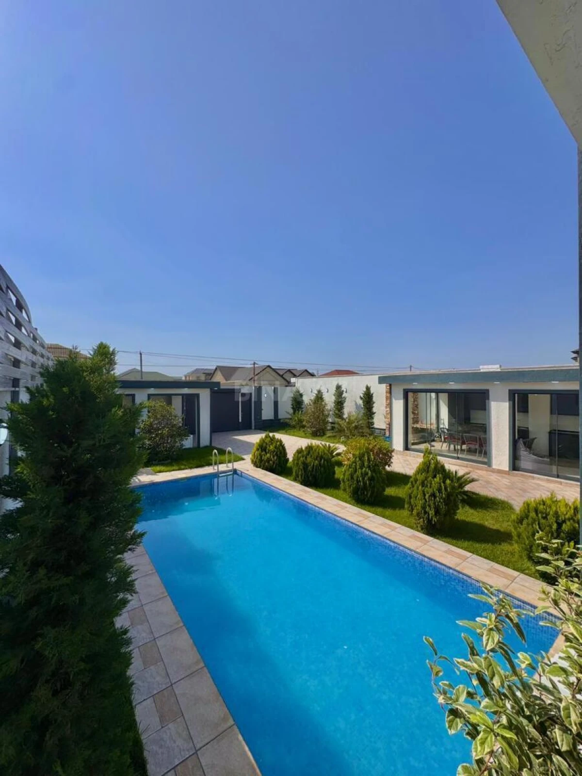 Satılır 4 otaqlı həyət evi 190 m²