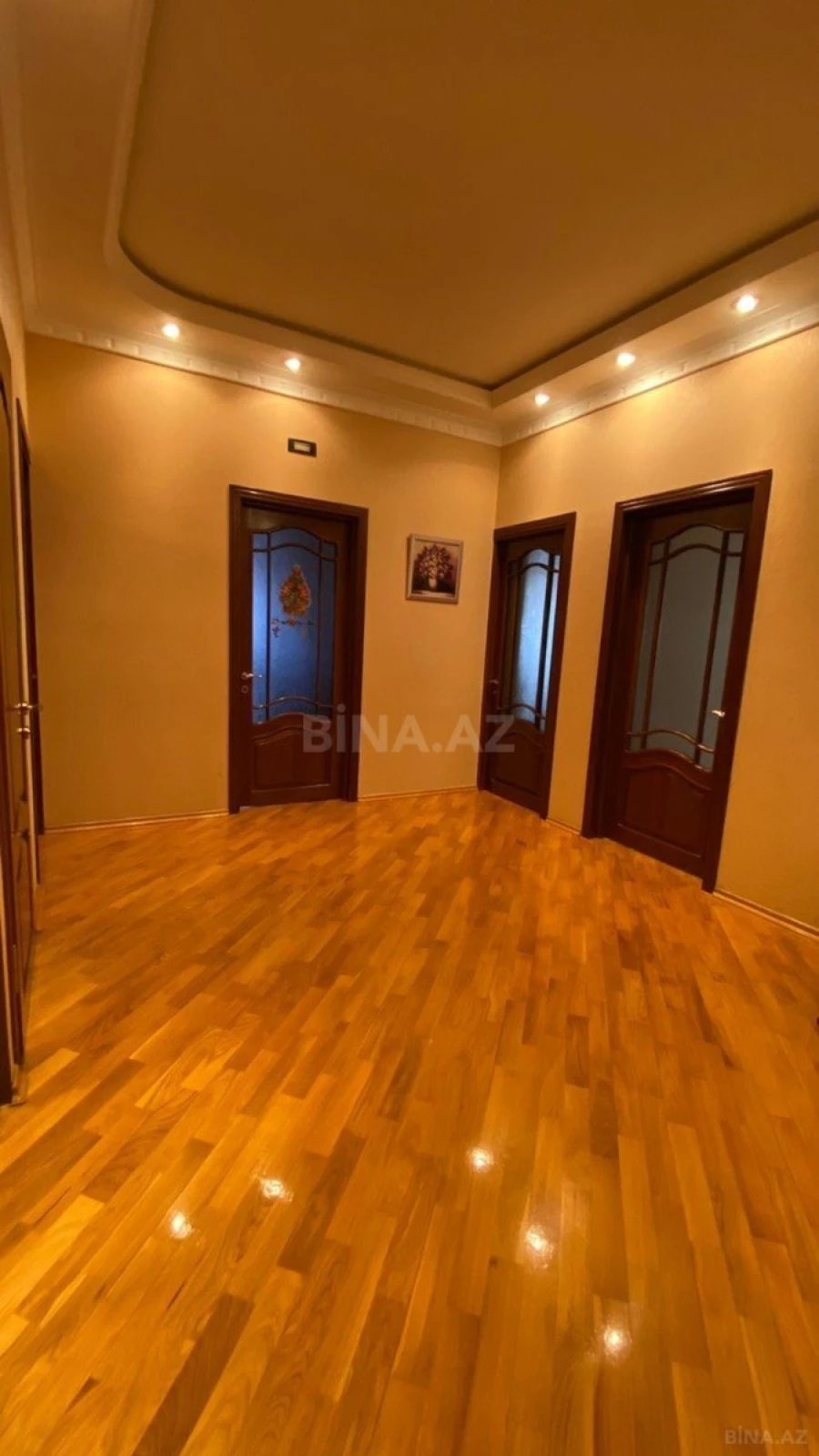 Satılır 3 otaqlı mənzil 128 m²