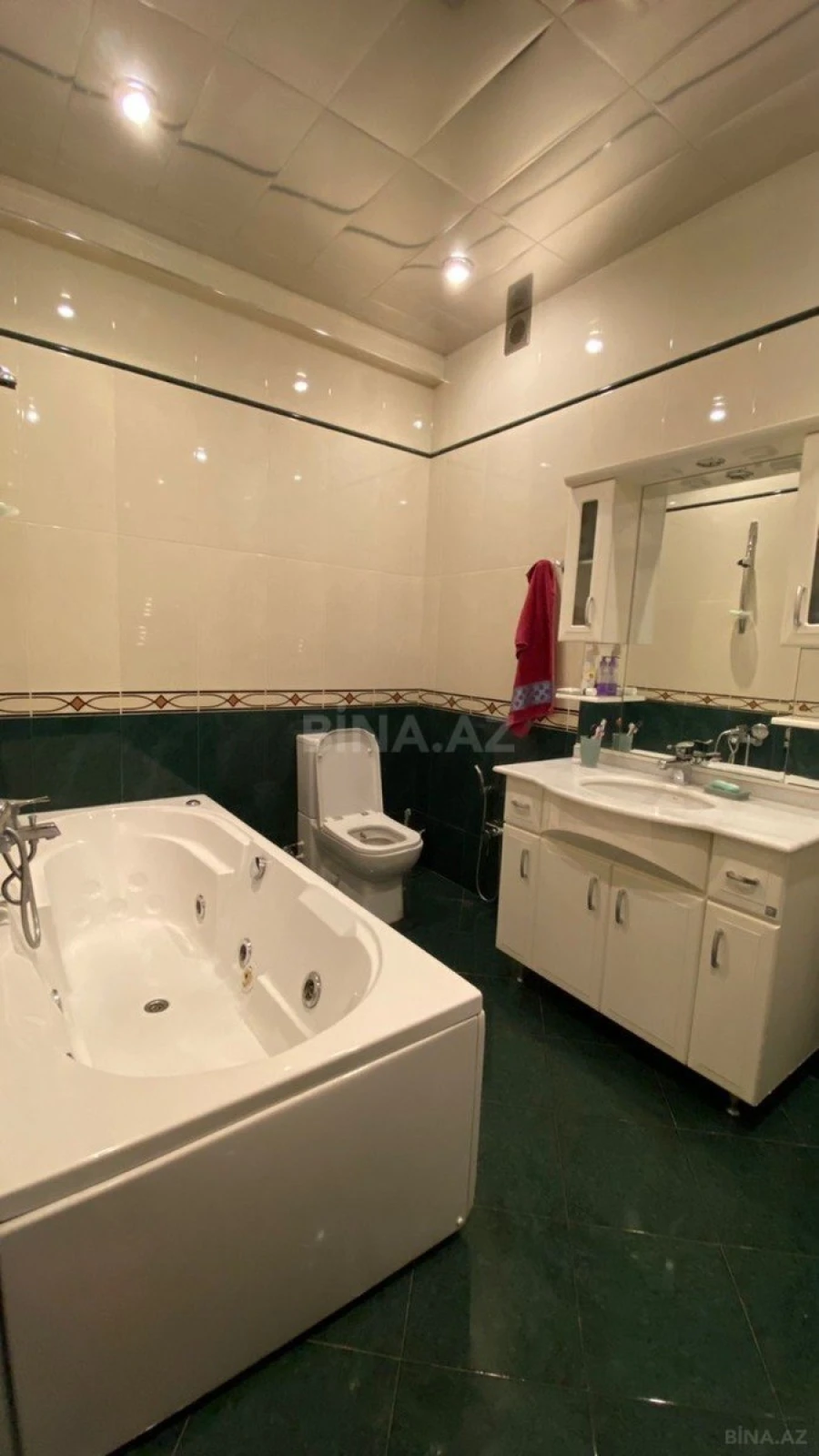 Satılır 3 otaqlı mənzil 128 m²