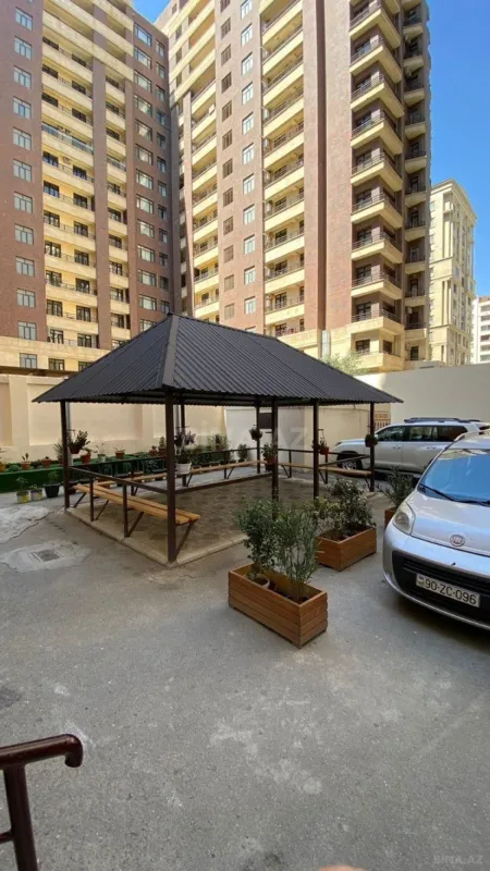 Satılır 3 otaqlı mənzil 128 m²