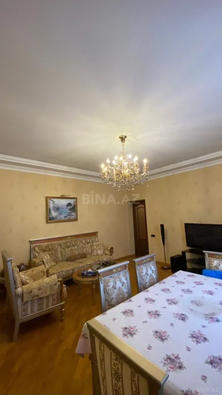 Satılır 3 otaqlı mənzil 128 m²