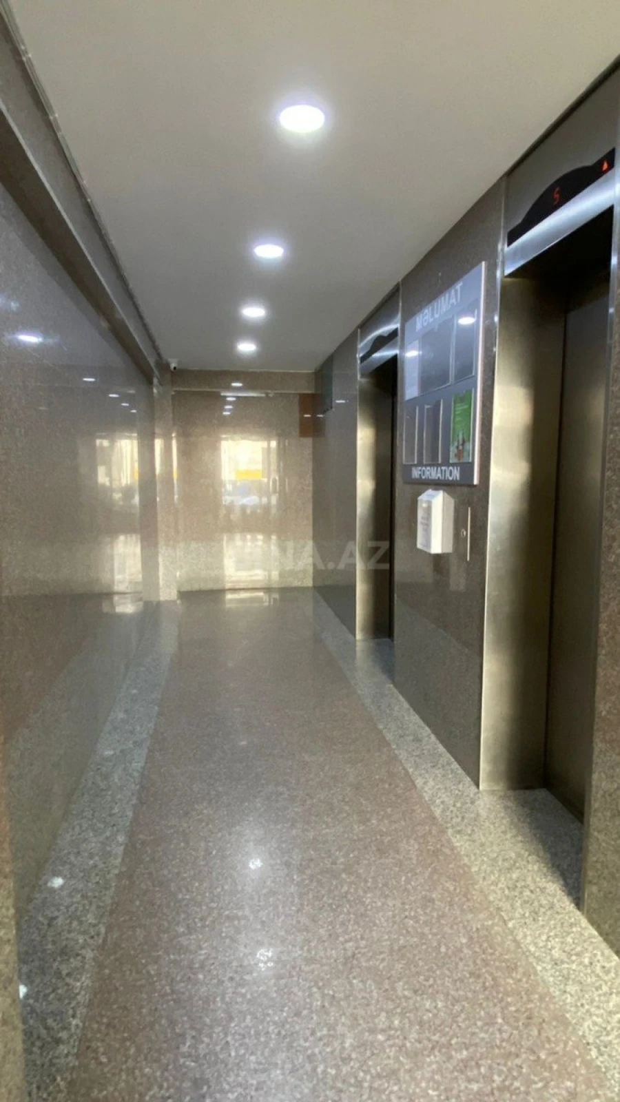 Satılır 3 otaqlı mənzil 128 m²