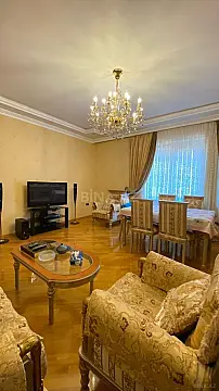 Satılır 3 otaqlı mənzil 128 m²