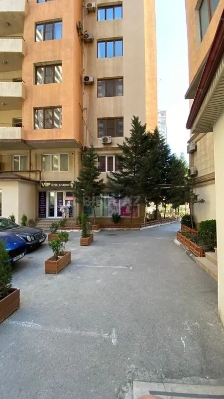 Satılır 3 otaqlı mənzil 128 m²