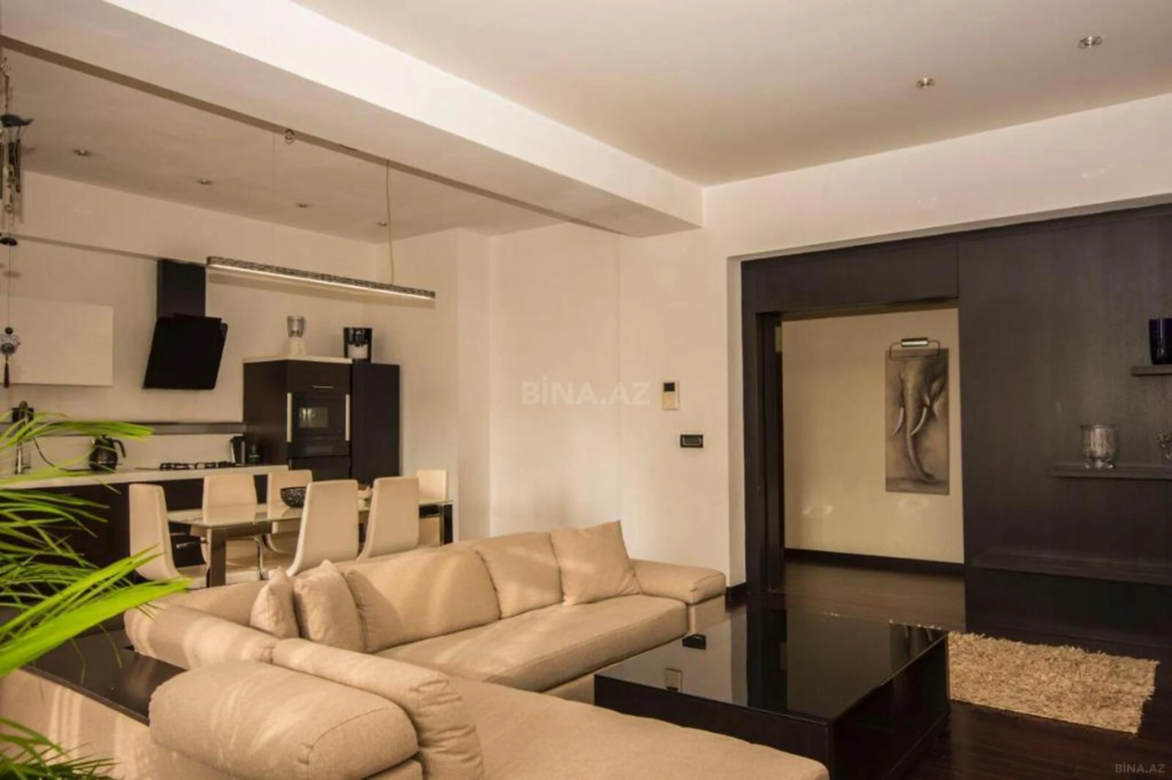 Kirayə verilir 2 otaqlı mənzil 100 m²
