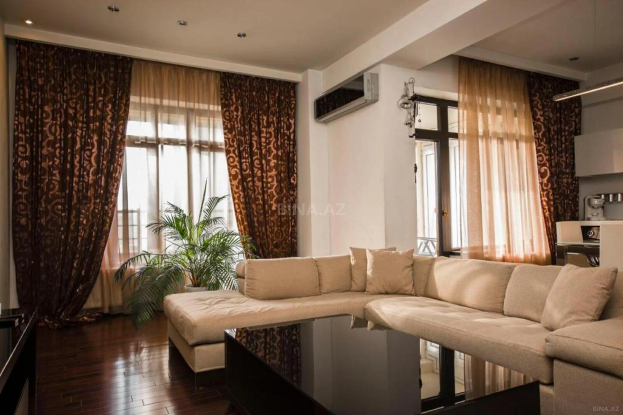 Kirayə verilir 2 otaqlı mənzil 100 m²